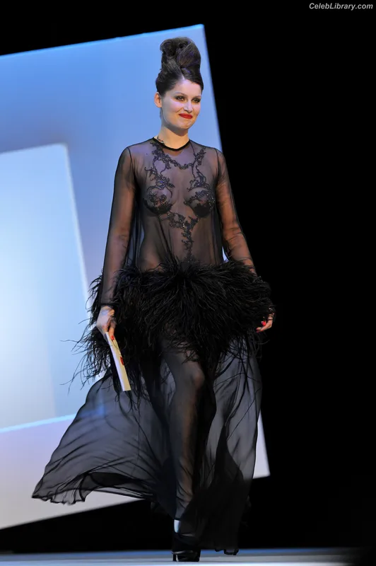 Laetitia Casta photo 18 of 210