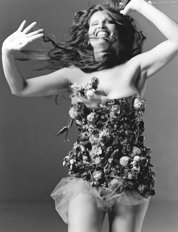 Laetitia Casta photo 15 of 210