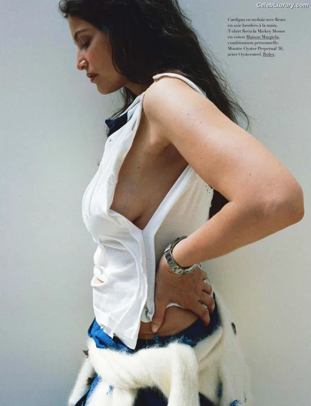 Laetitia Casta photo 24 of 210