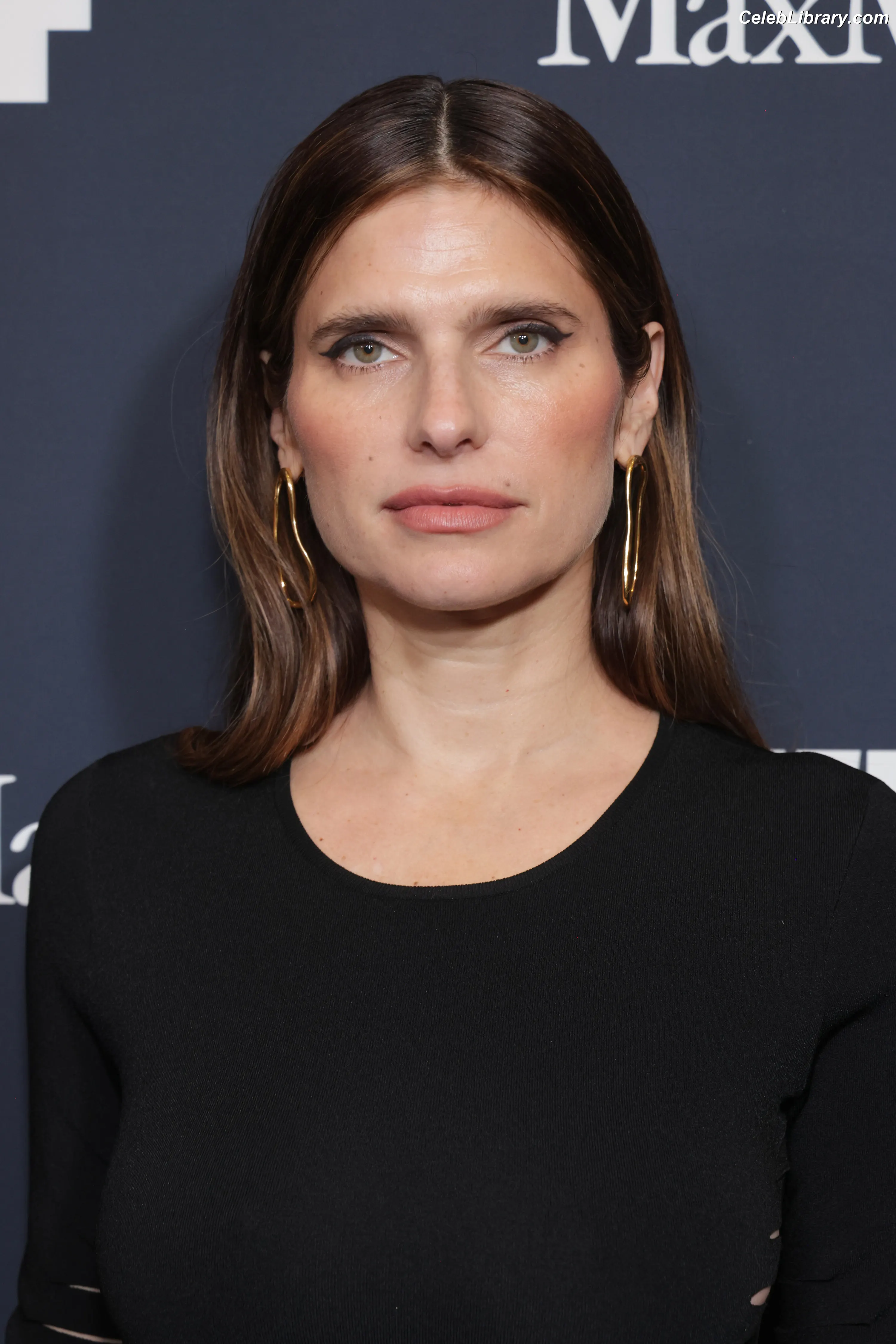 Lake Bell photo 10 of 254