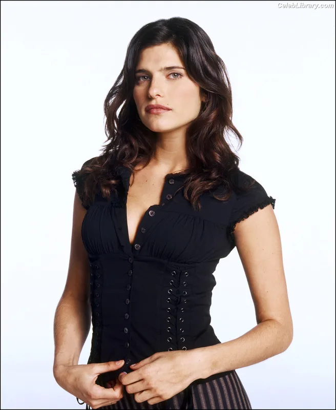 Lake Bell photo 7 of 255