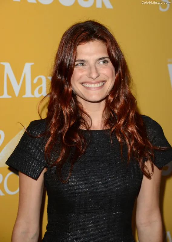 Lake Bell photo 24 of 255