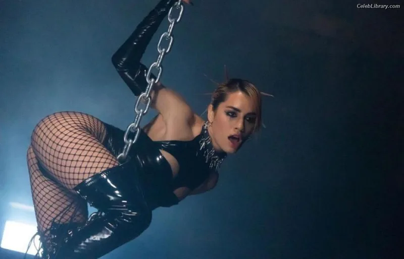 Lali Esposito photo 5 of 118