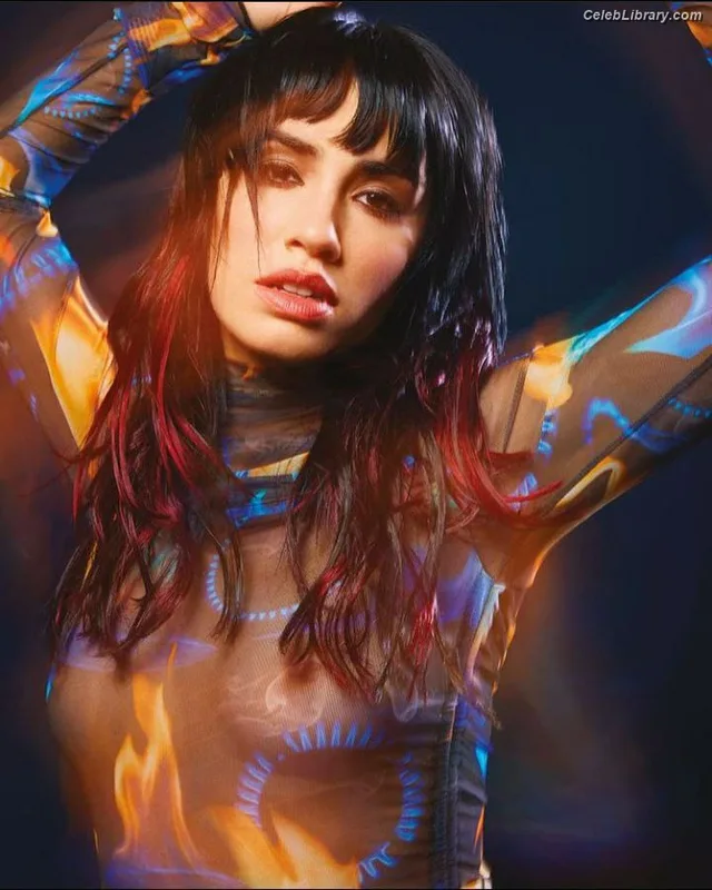 Lali Esposito photo 4 of 118