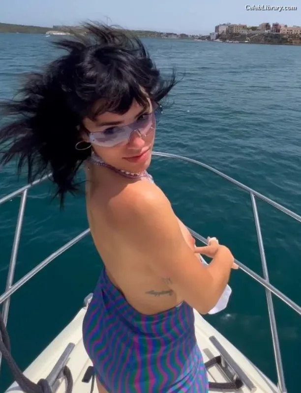 Lali Esposito photo 22 of 118