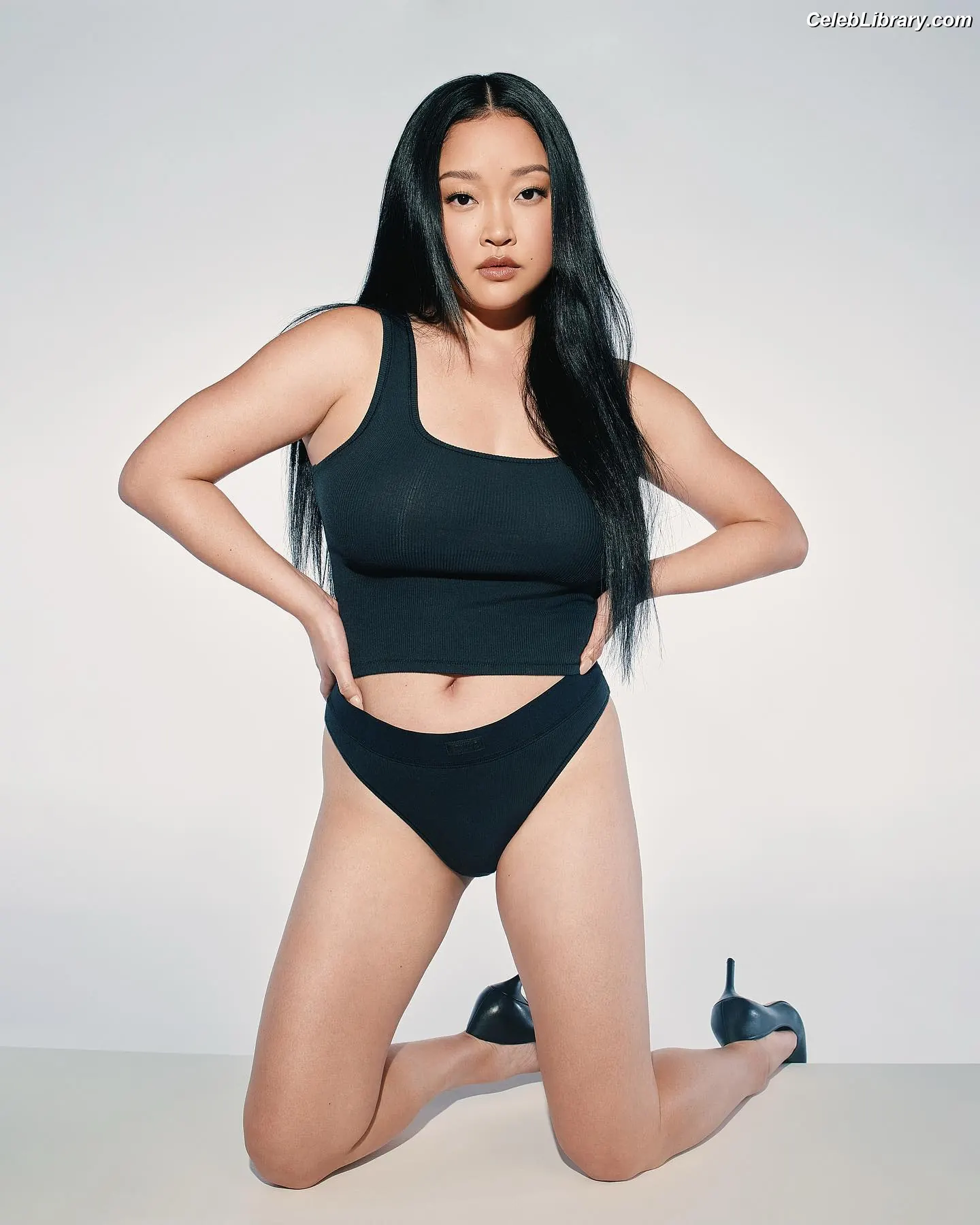 Lana Condor photo 4 of 493