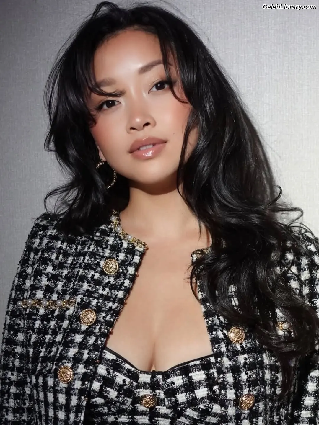 Lana Condor photo 2 of 493
