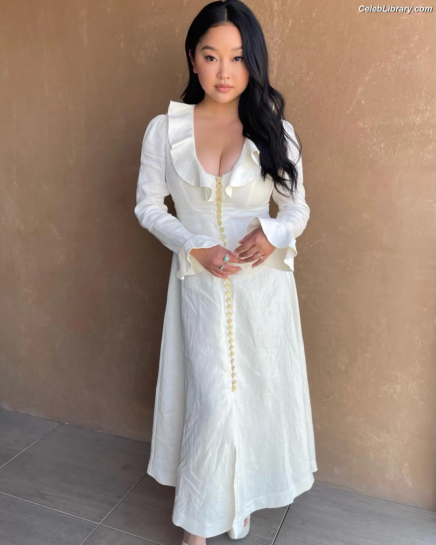 Lana Condor photo 5 of 493