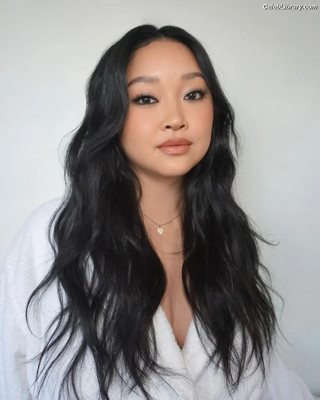 Lana Condor photo 3 of 493