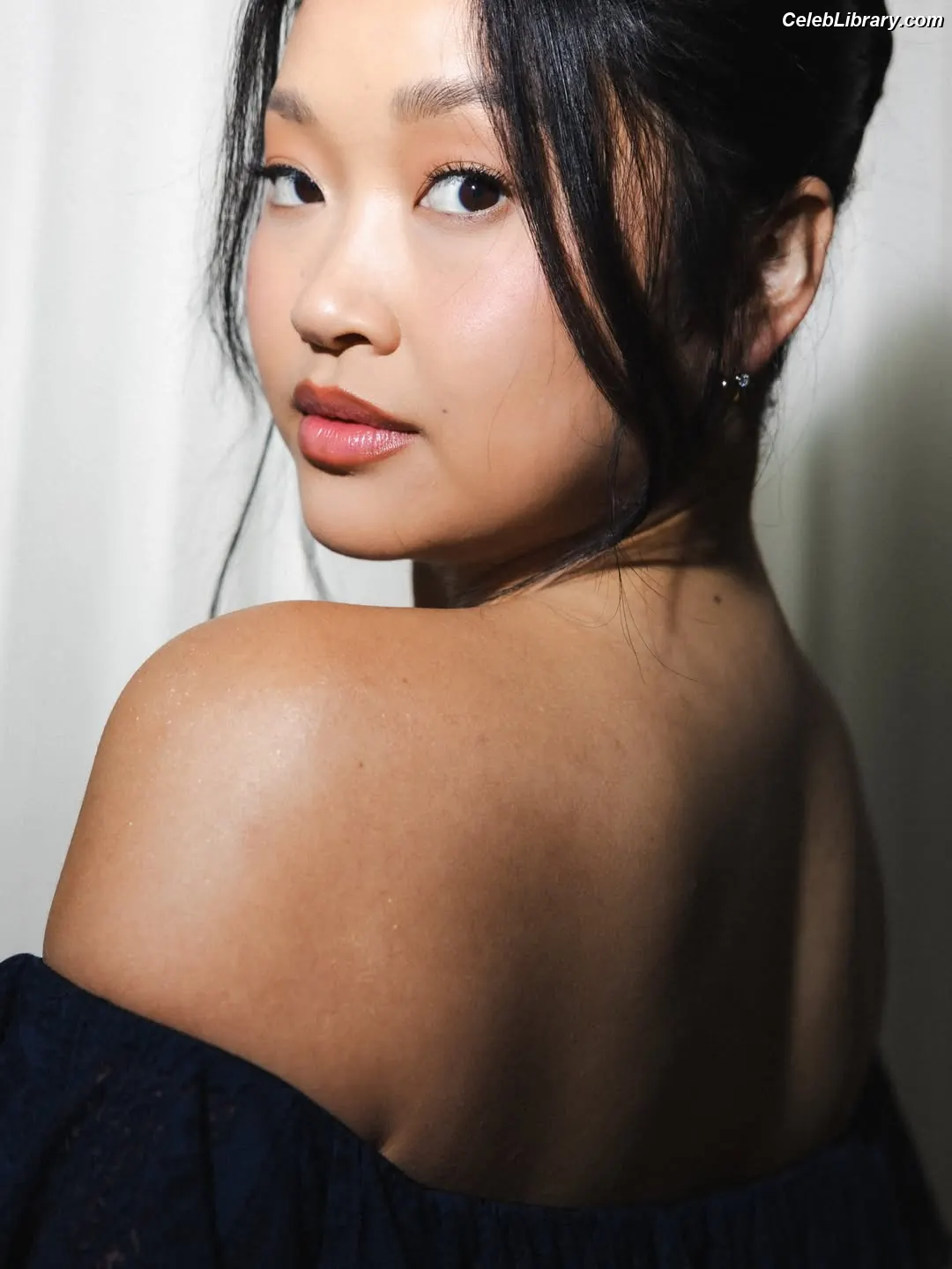 Lana Condor photo 7 of 493