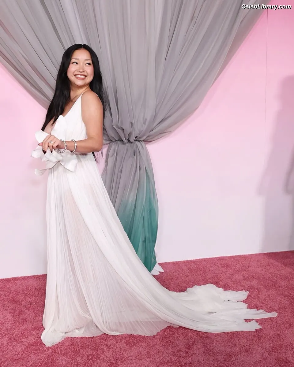 Lana Condor photo 17 of 493