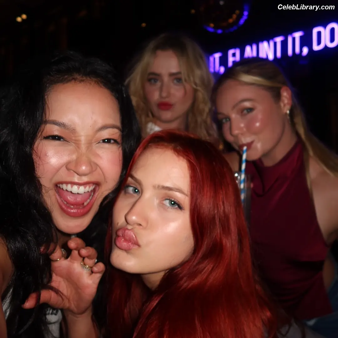 Lana Condor photo 5 of 493