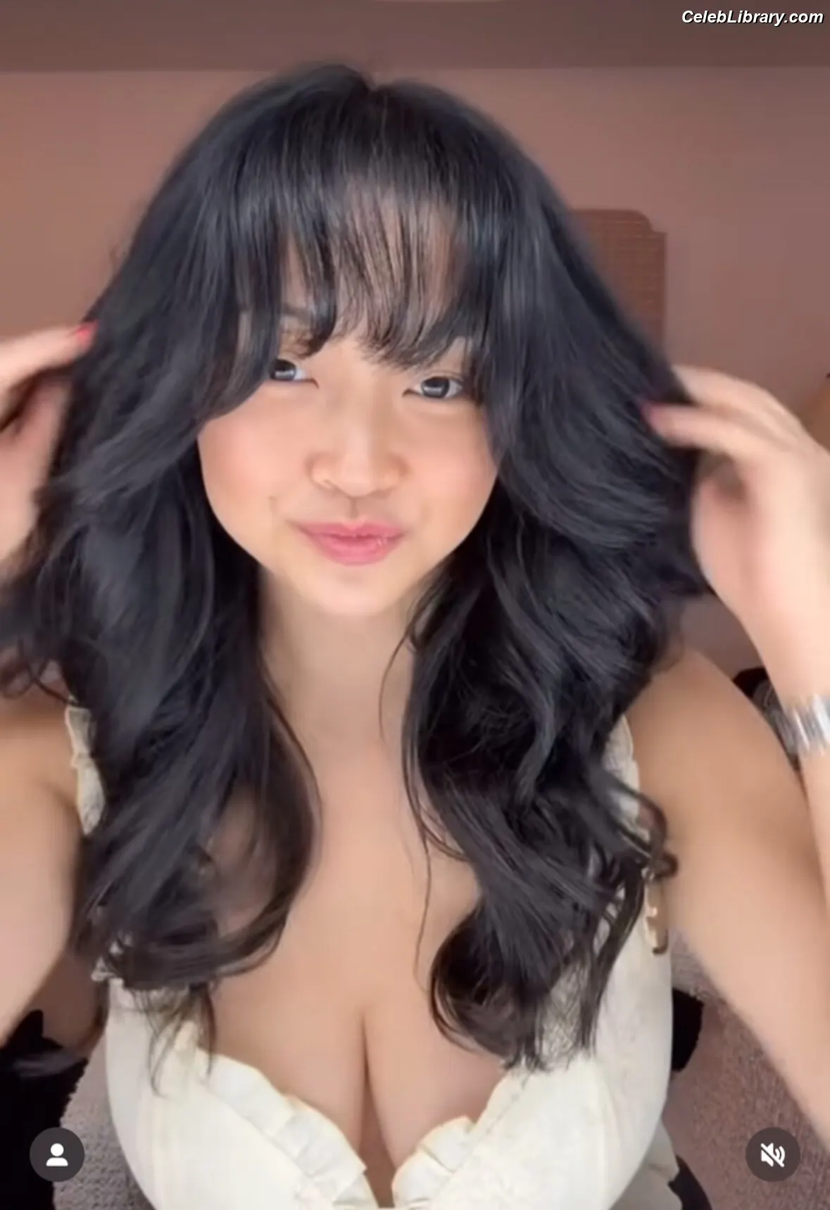 Lana Condor photo 22 of 493