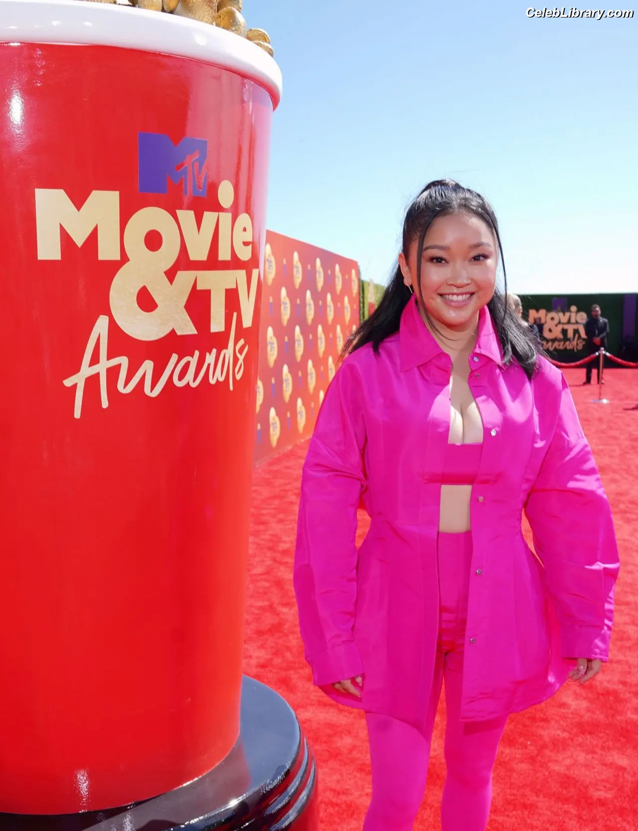 Lana Condor photo 3 of 493