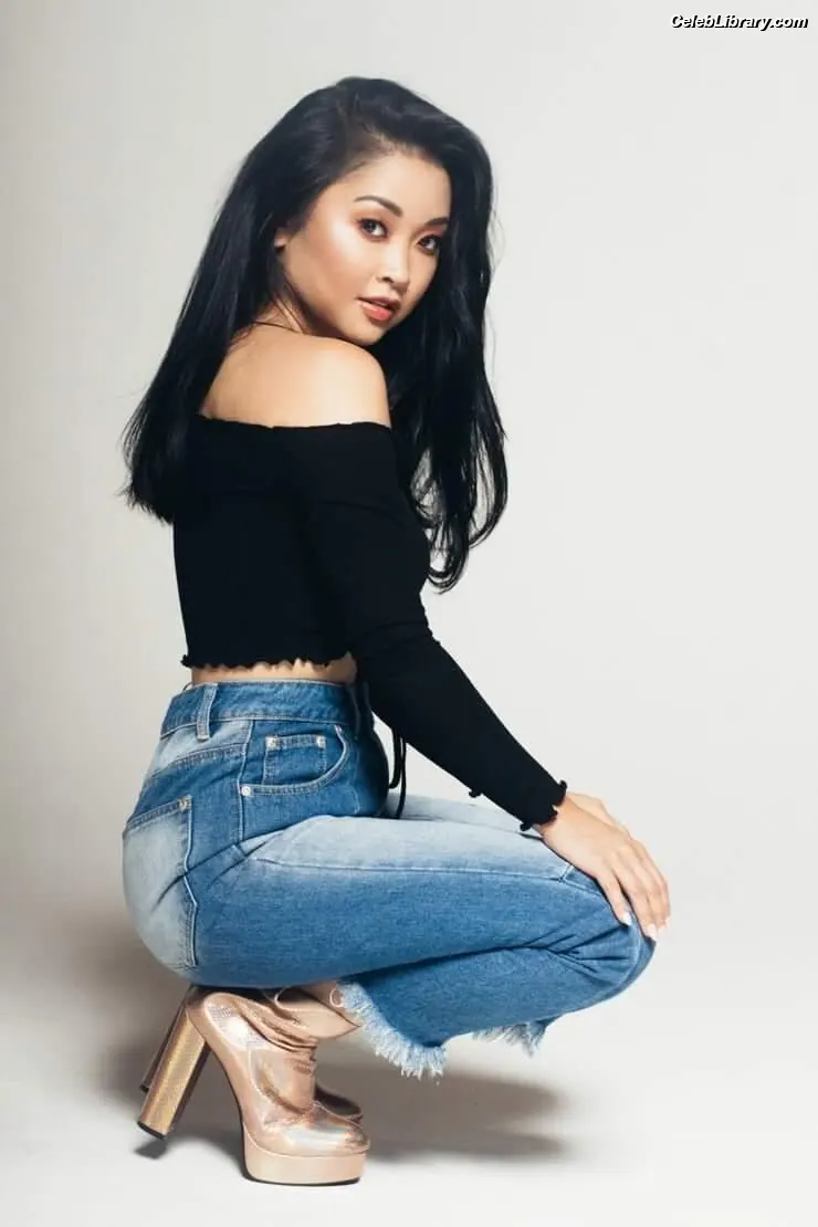 Lana Condor photo 18 of 493