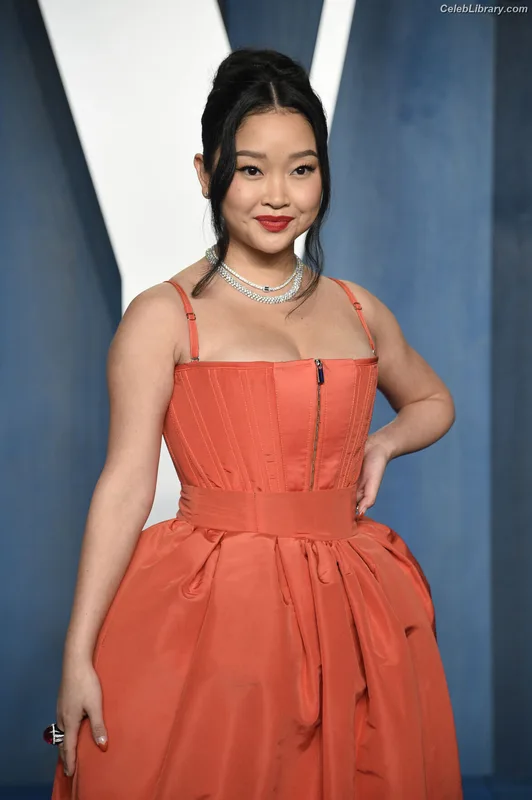 Lana Condor photo 6 of 492