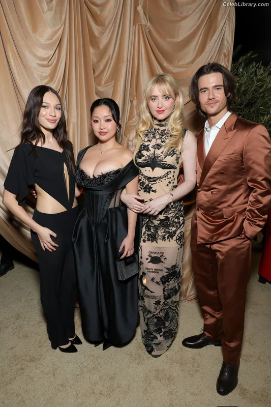 Lana Condor photo 12 of 492