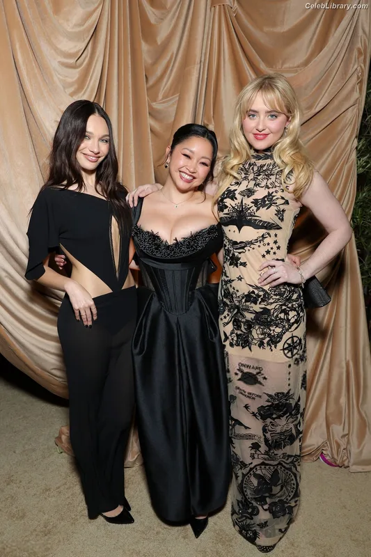 Lana Condor photo 13 of 492