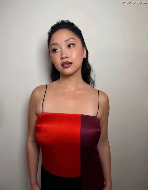 Lana Condor photo 12 of 492