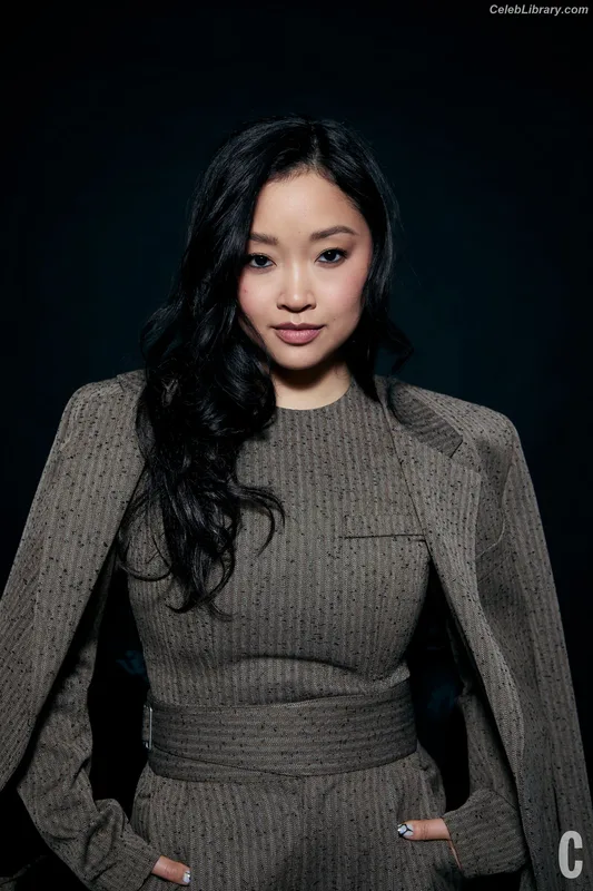 Lana Condor photo 15 of 492