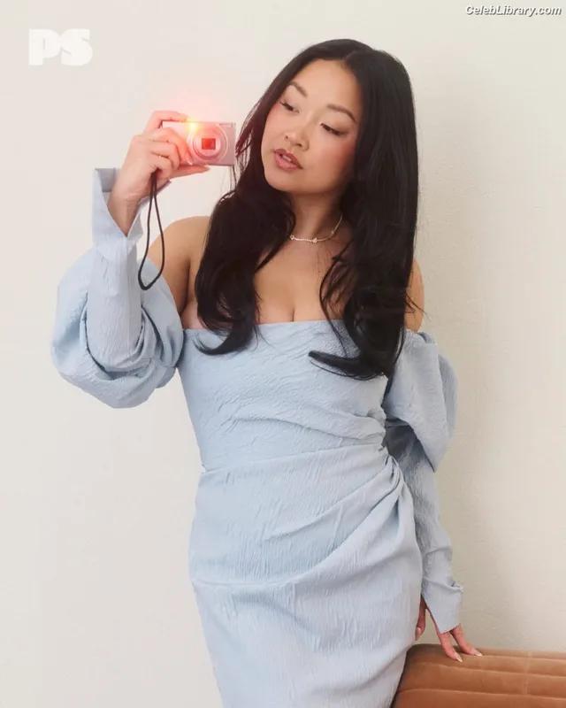 Lana Condor photo 23 of 492