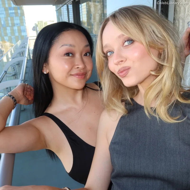 Lana Condor photo 5 of 492