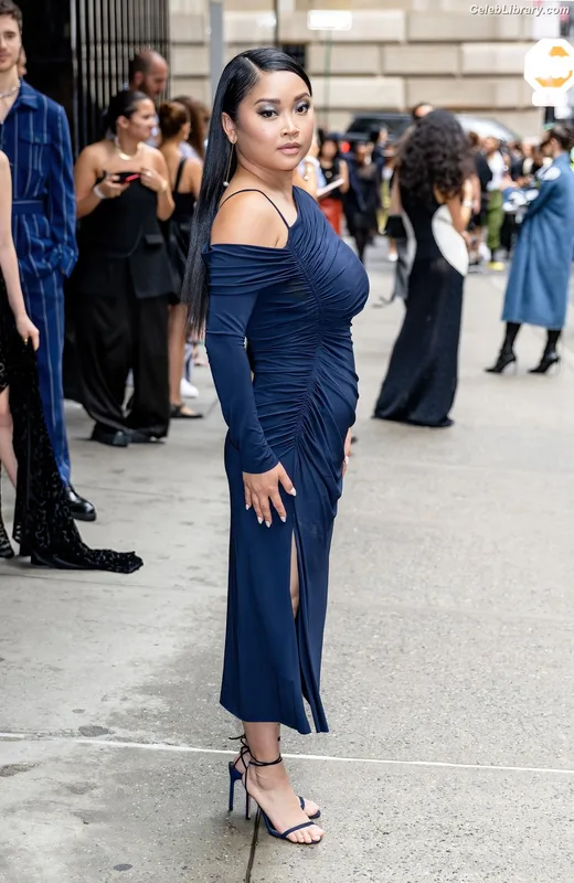 Lana Condor photo 18 of 492