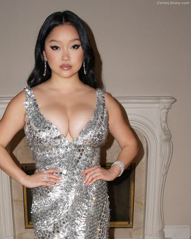 Lana Condor photo 12 of 492
