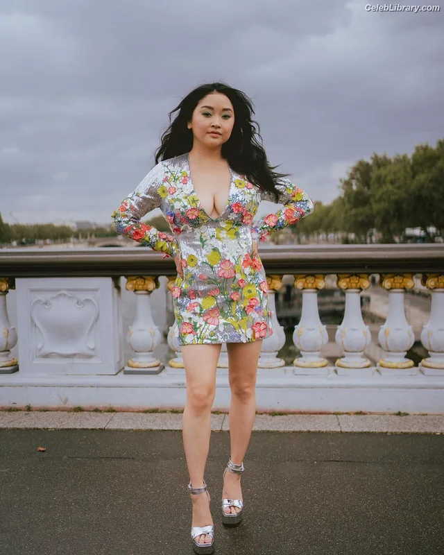 Lana Condor photo 20 of 492