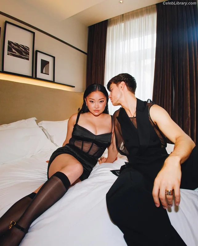 Lana Condor photo 1 of 492