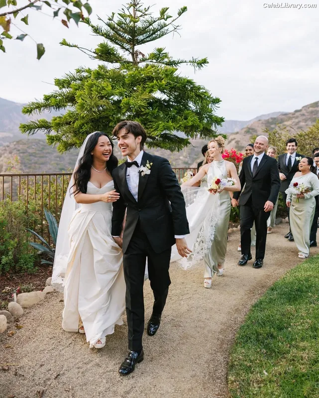 Lana Condor photo 11 of 492