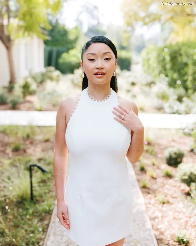 Lana Condor photo 14 of 492