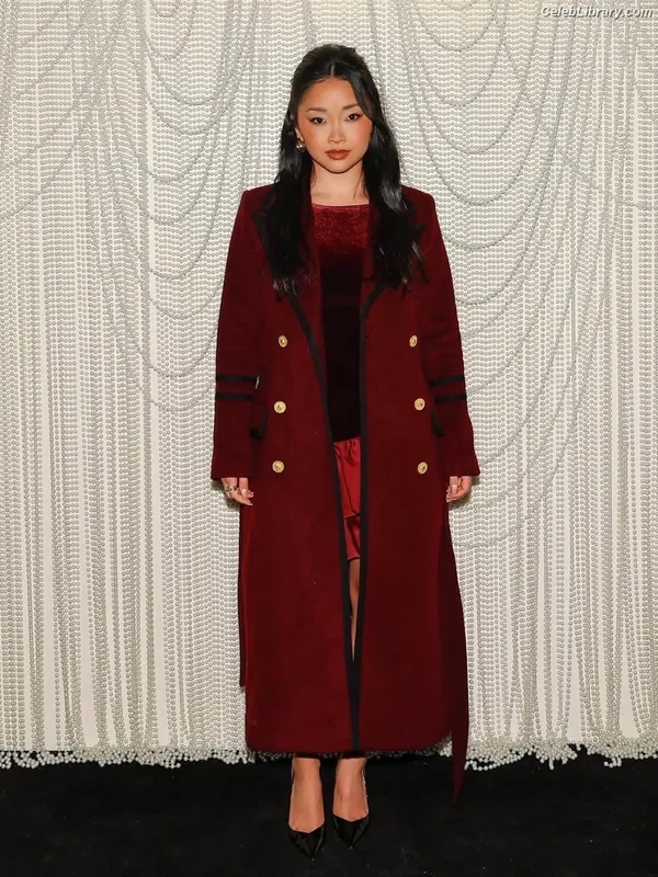 Lana Condor photo 15 of 492