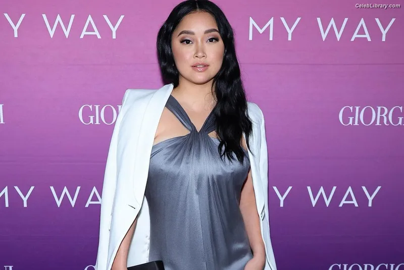 Lana Condor photo 19 of 492