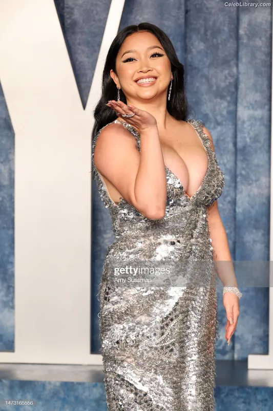 Lana Condor photo 8 of 492