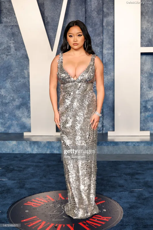 Lana Condor photo 9 of 492