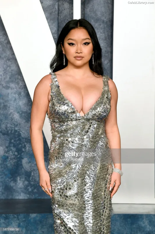 Lana Condor photo 11 of 492