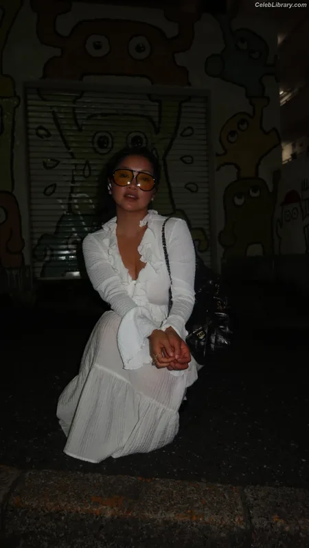 Lana Condor photo 1 of 492