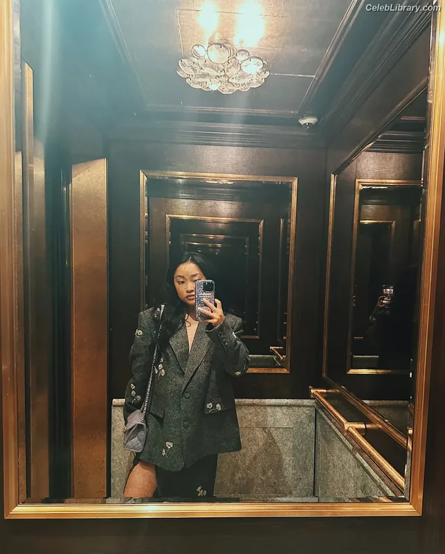 Lana Condor photo 14 of 492