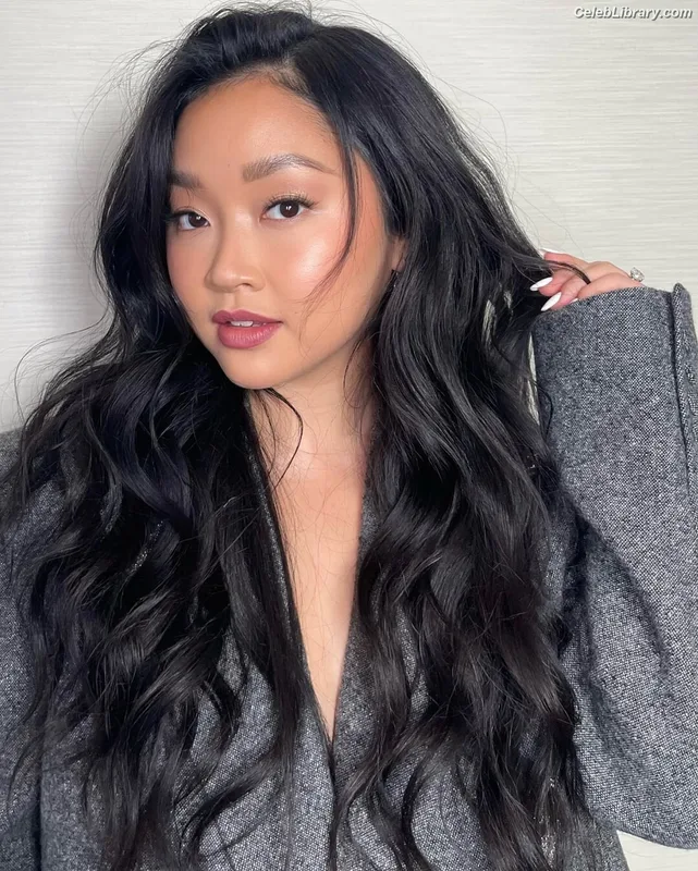 Lana Condor photo 18 of 492