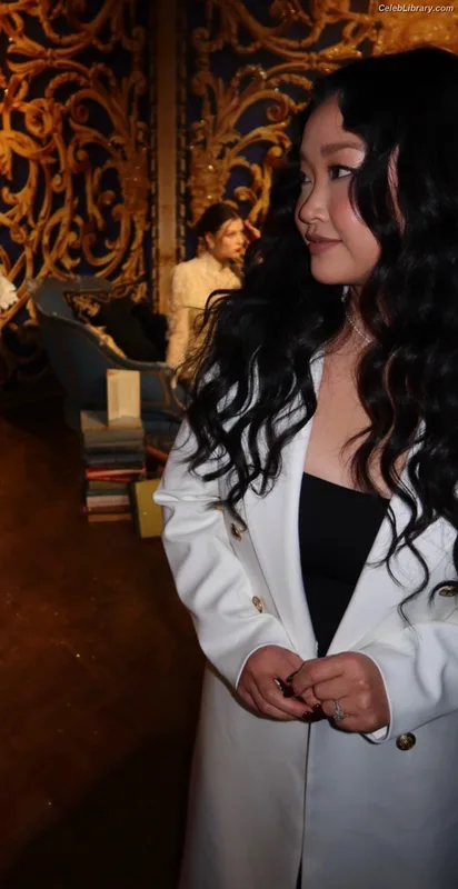 Lana Condor photo 22 of 492