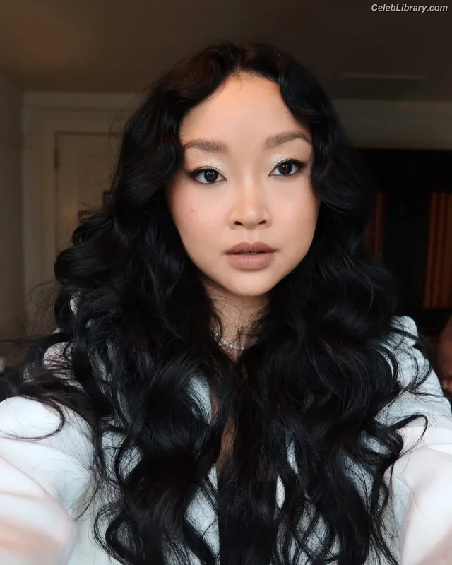 Lana Condor photo 6 of 492