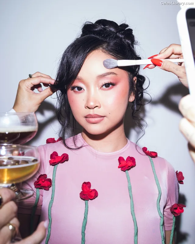 Lana Condor photo 22 of 492