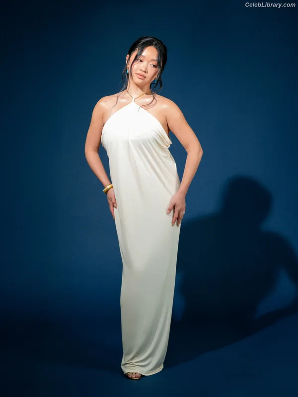 Lana Condor photo 2 of 492