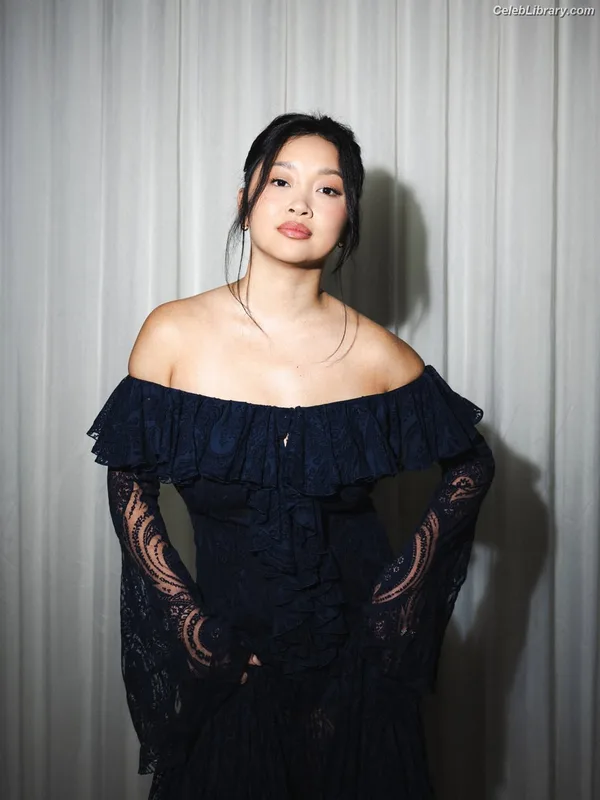 Lana Condor photo 6 of 492