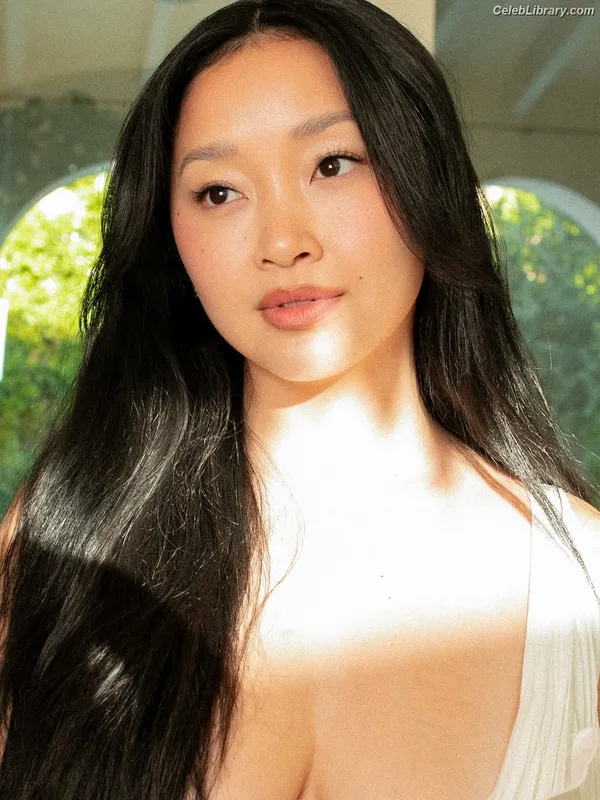 Lana Condor photo 19 of 492
