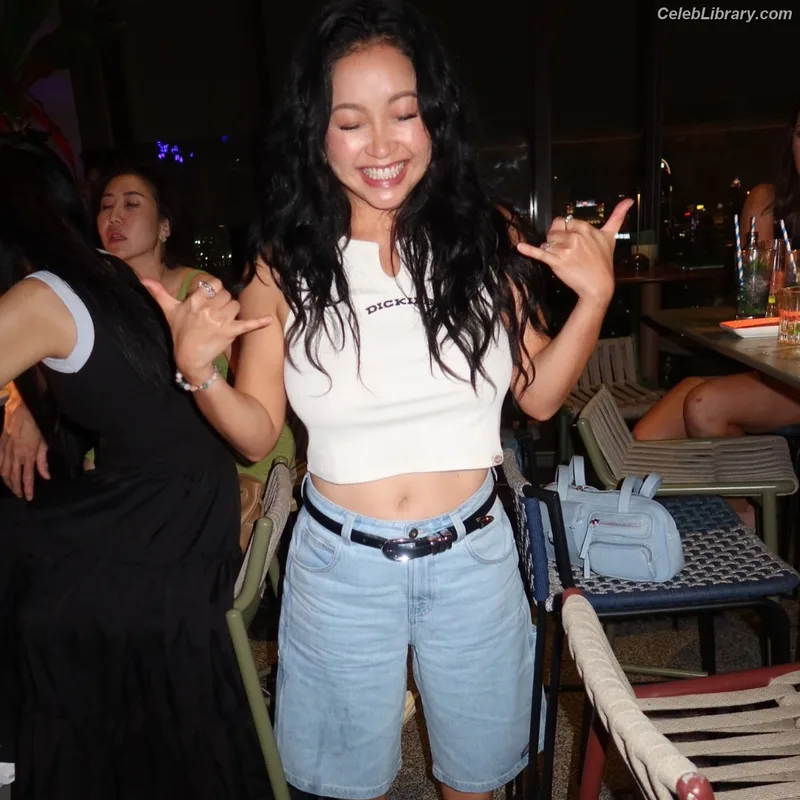 Lana Condor photo 3 of 492