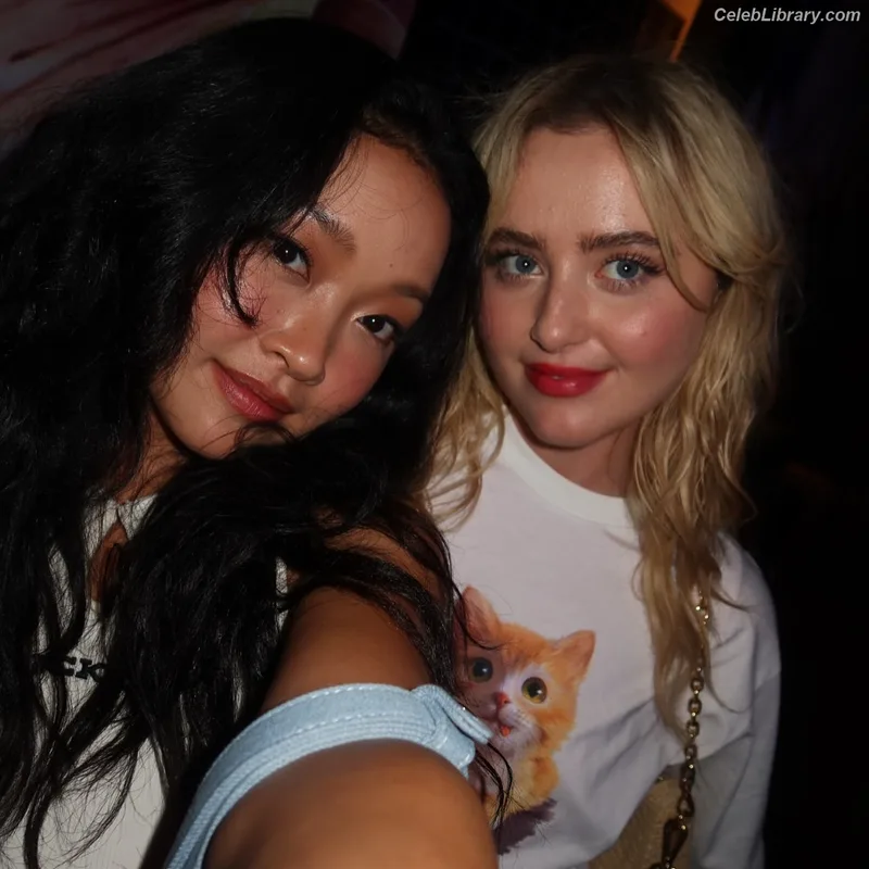 Lana Condor photo 4 of 492