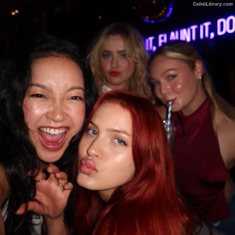 Lana Condor photo 5 of 492