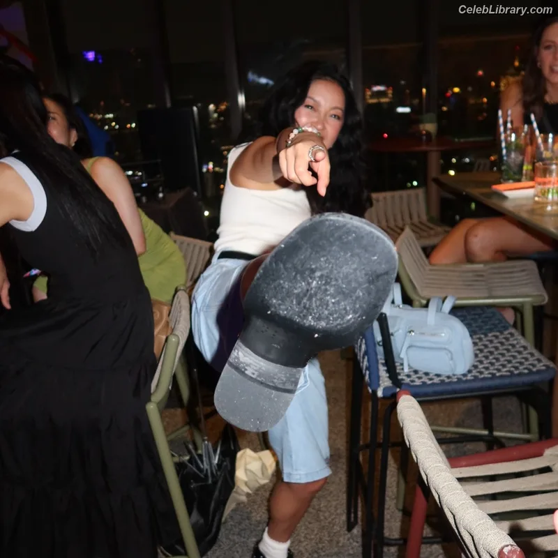 Lana Condor photo 7 of 492